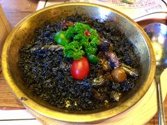 西班牙墨鱼汁烤饭-时光码头民谣公社