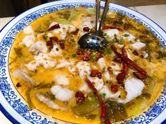 招牌酸菜鸭嘴鲟-你鲟欢·香茅柠檬鱼(金沙店)