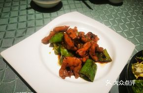 Stir-Fried Beef with Tiger Skin Peppers