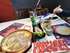 -牛村来人潮汕牛肉火锅(西单店)