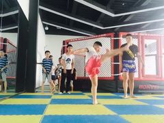 八角笼格斗场-锐菲特游泳体育健身中心(滨江店)