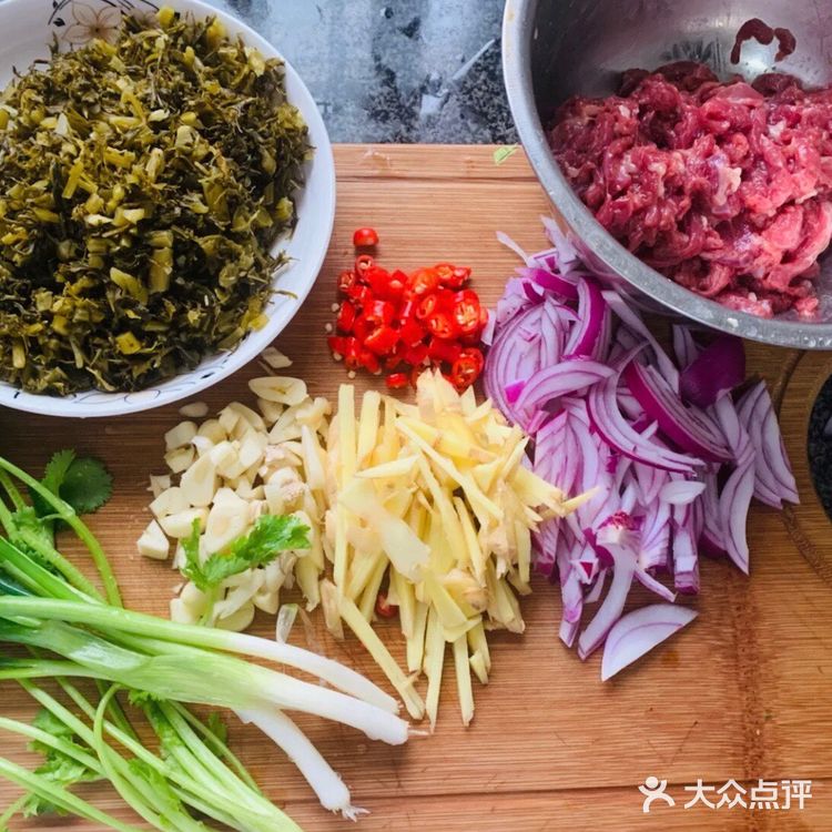 超赞又超级简单的家庭版牛肉雪菜面