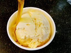 榴莲冰淇淋-莓园冰淇淋店