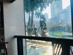 靠窗位-皇城老妈·大连海鲜火锅(港湾店)
