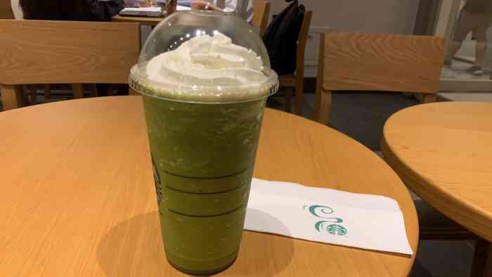 打分 41 /人 最近在买一赠一,所以和小伙伴一人来了一杯抹茶星冰乐,还
