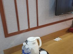 -宸玥酒店(成都西南财大地铁站店)