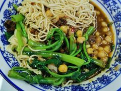 -渝之汇牛肉豌杂面