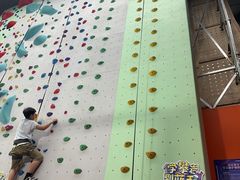 -蓝天攀岩-青少年训练(罗湖益田假日广场店)