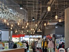 -YONEX苗江运动城(源深店)