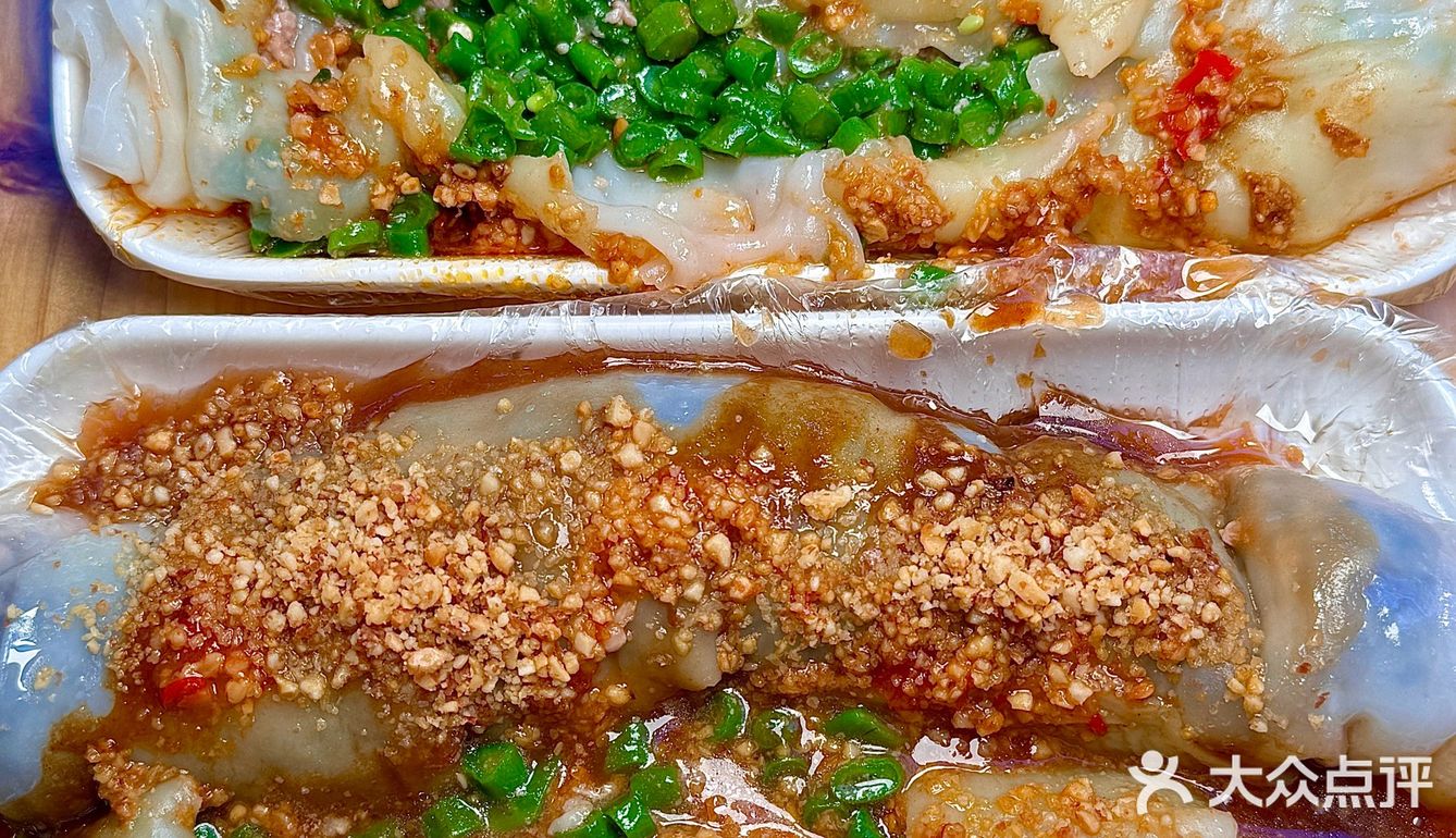 南宁的卷筒粉啊啊啊啊 一定要加多多的黄皮酱和花生碎