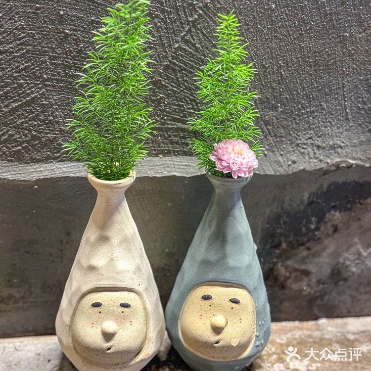 席地而坐啃大闸蟹！在这里吃饭就是舒坦