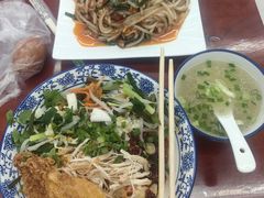 -巍山火巴肉饵丝(大理古城店)