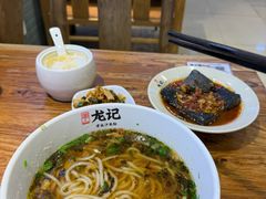 -湘人龙记老长沙米粉(鸟巢店)