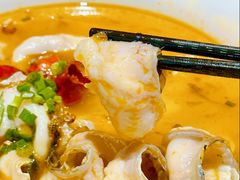 无刺酸菜鱼-渝是乎川渝小炒(新世界百货望京店)