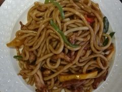 烤鸡柳炒乌冬面-麦茜哥牛扒城(中银店)