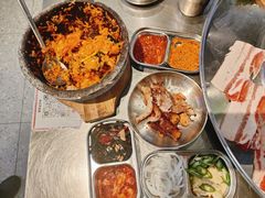 -哈哈碳都·牛肋条无限自助烤肉(台江万达店)