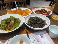 -黄泥岗·地道湖北菜(奥特莱斯店)