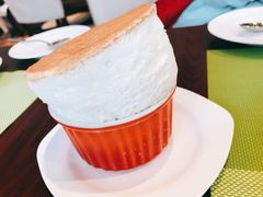 -香格里拉鱼跃地中海西餐厅·牛排披萨