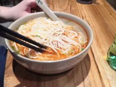 -亮亮面馆(经六路店)