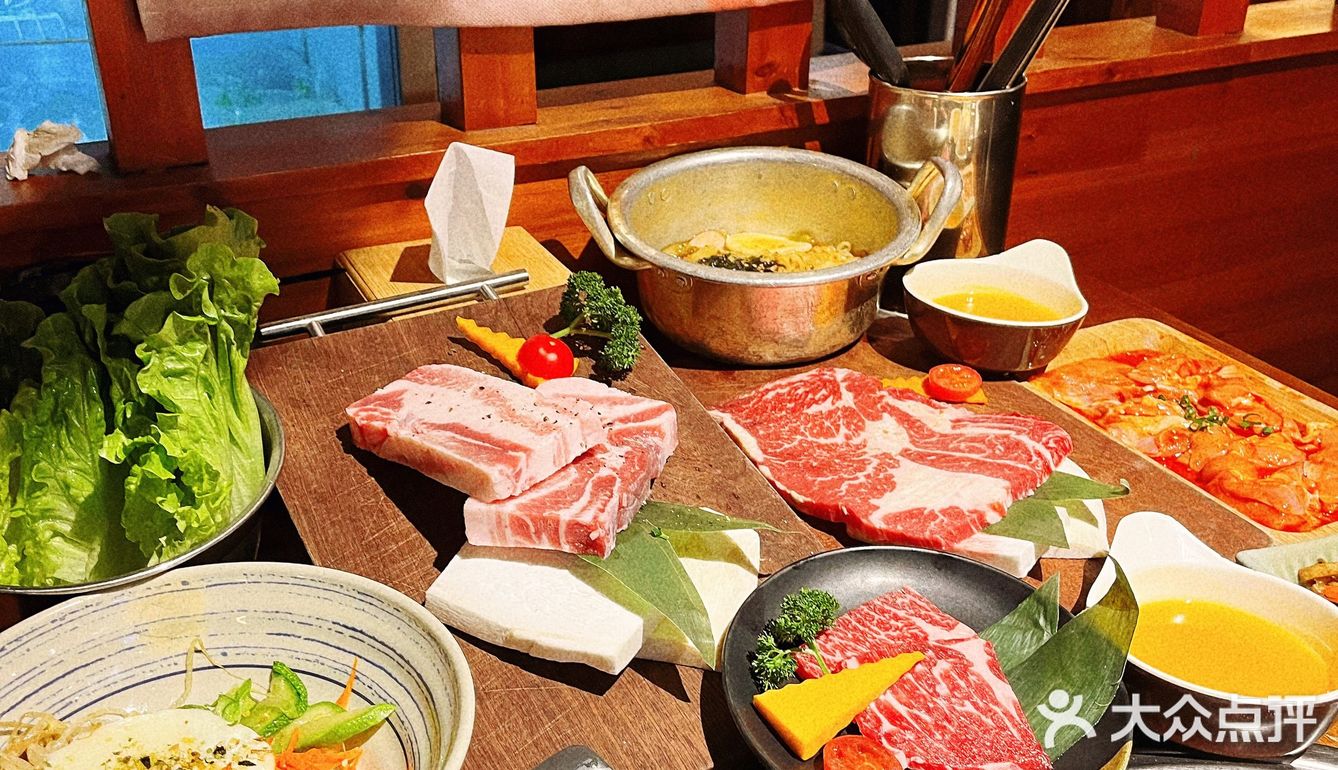 吃撑了！江汉路主食小菜无限续的韩式烤肉