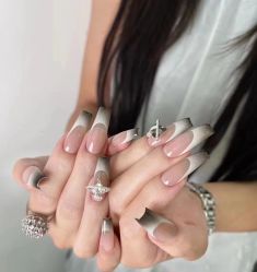 -HUII NAIL绘京美甲美睫会馆