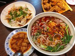 -爆炸头阿姨小四川正宗川味小吃(无任何分店)