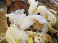 -周鱼小馆石锅酸菜鱼(活力汇店)