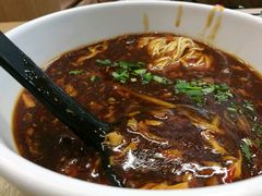 酸辣汤面-翡翠拉面小笼包(机场DFS店)