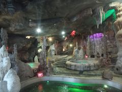 -泉城欧乐堡戏水湾艺术养生温泉