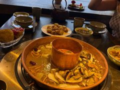 -菌自由丨野生菌火锅特色庭院餐厅(丽江古城店)