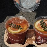淮海街的暗黑系咖啡店，黑漆麻塔”拿铁有点意思！