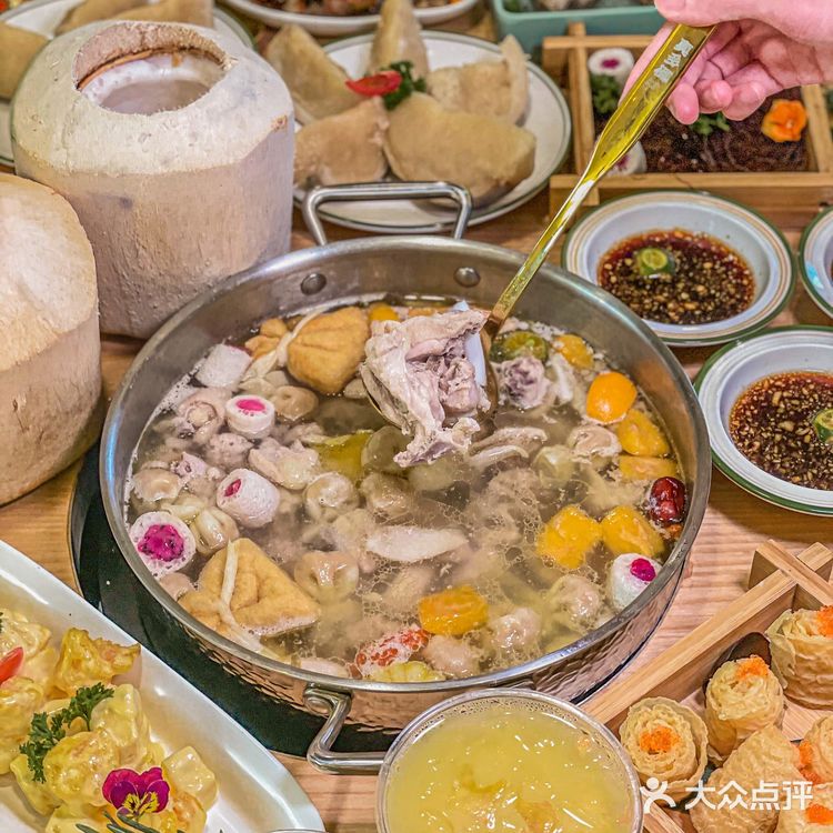 我坦白了：这是我在重庆吃到zui好吃的椰子鸡