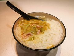 榨菜肉丝米线-和平馆·地道港澳茶餐厅(西门口店)