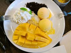 -莓园冰淇淋店