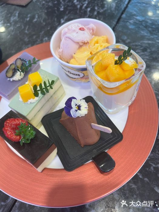 东莞旗峰山酒店及行政公寓·莱斯西餐厅图片