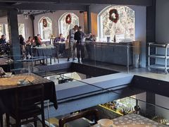 -穹六人间 people 6(岳阳路店)