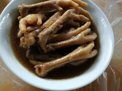 鲍鱼汁鸡爪-满記土窑烧鷄波浪山莊