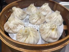 -莱莱小笼·乔艾