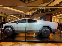 -TESLA 特斯拉(上海太古汇体验店)