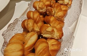 Zilan Creamy Milk Doughnut Twist