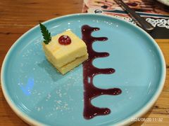-米德维奇俄式西餐厅(西六道街店)