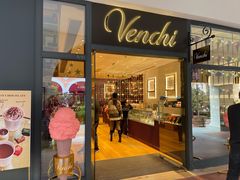 门面-VENCHI 闻绮(上海佛罗伦萨小镇店)