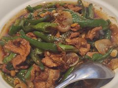 -阿瓦山寨·湘菜现炒·剁椒鱼头王(咸阳总店)