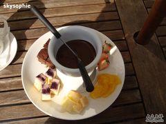 巧克力火锅配蓝莓芝士蛋糕+水果-榖屋house of flour(张江首店)