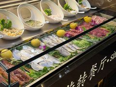 -云顶旋转自助景观餐厅