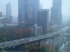 烟雨中的上海1-上海静安昆仑大酒店