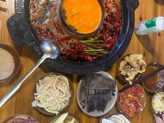 -黄潇洒老火锅(九眼桥宏济巷店)