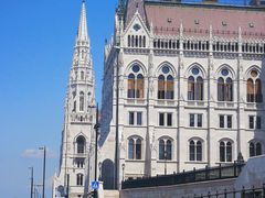 -多瑙河畔鞋履雕塑