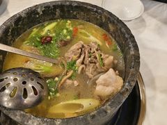 -鲁朗纳麦石锅鸡庄园