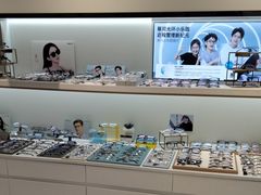 -J-Optical佳视明眼镜·蔡司视觉(青岛金茂览秀城店)